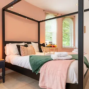 traditional-3-bedroom-lower-ground-flat-in.yorkshirehotels.net/